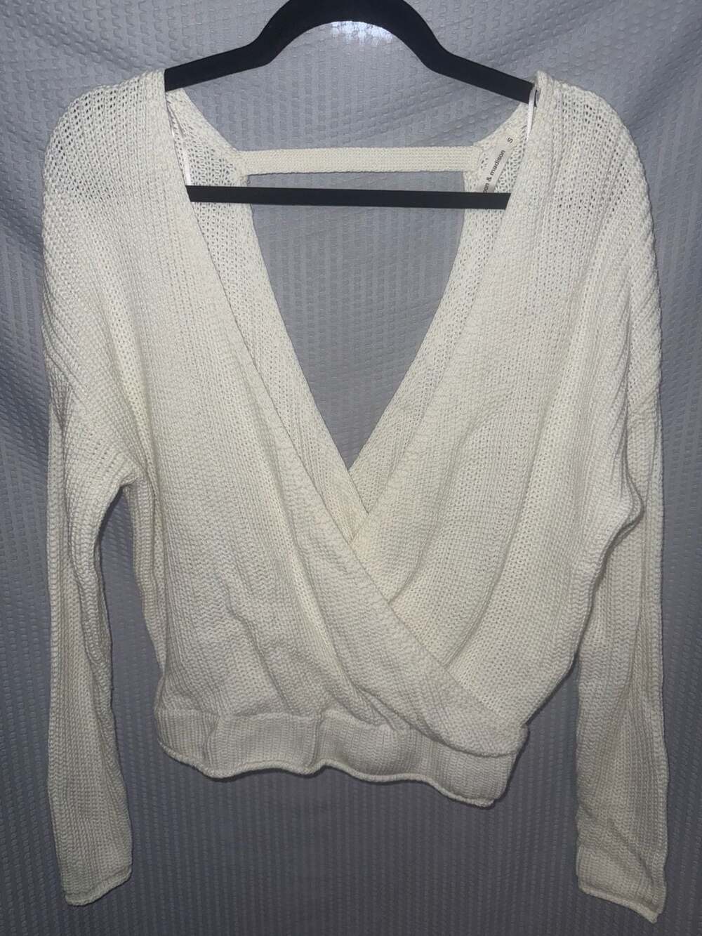 Moon & Madison White Cropped Knit Sweater Faux Wrap Size S